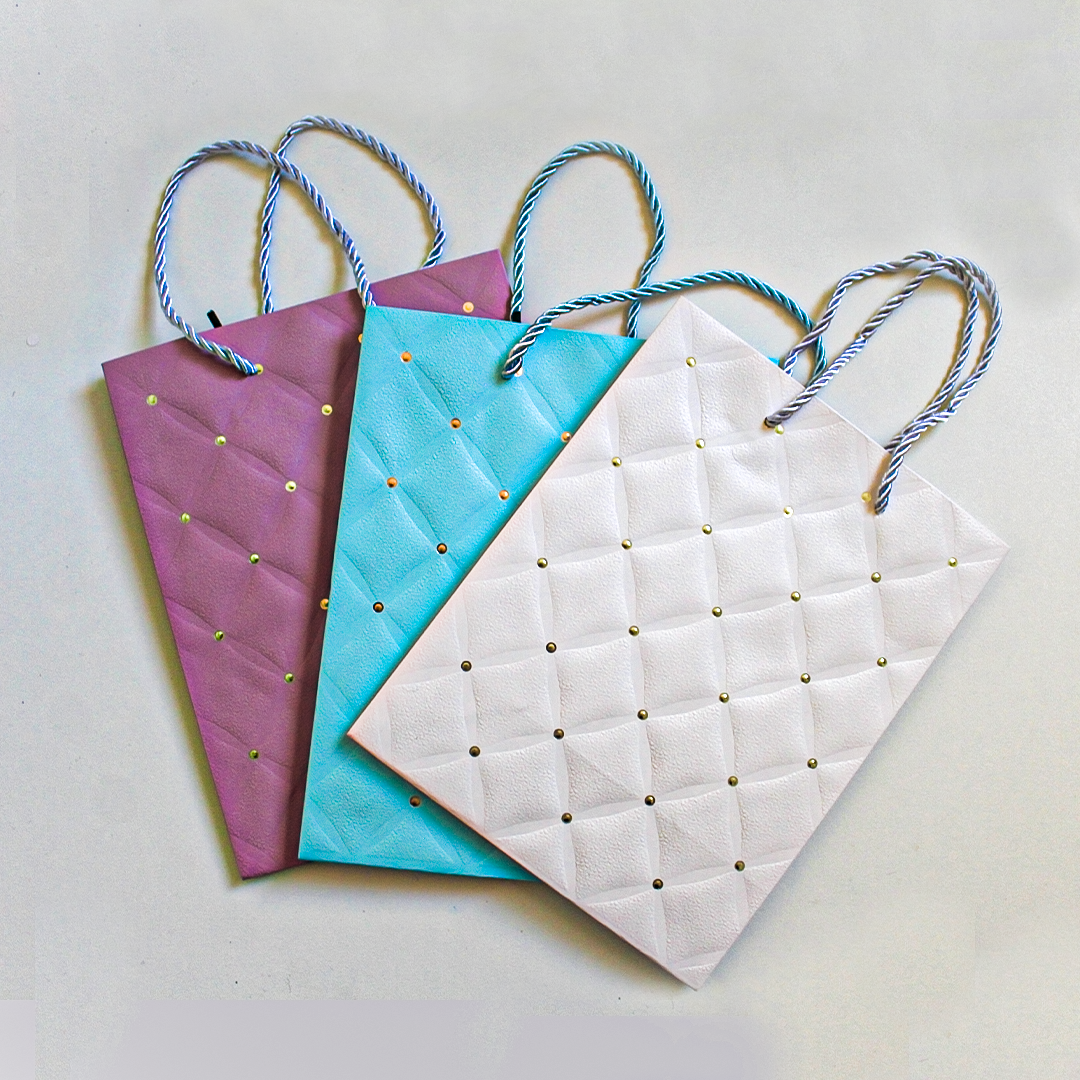 SAC CADEAU CARTONNEE 23*18